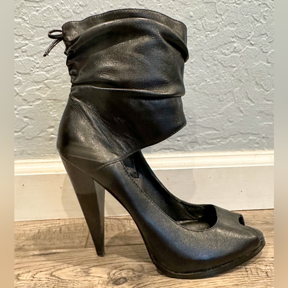 GUESS pumps/high heels